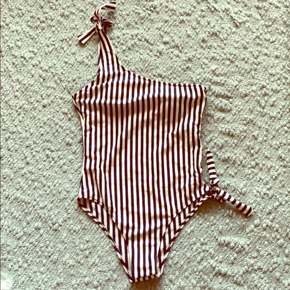 One piece swimsuit